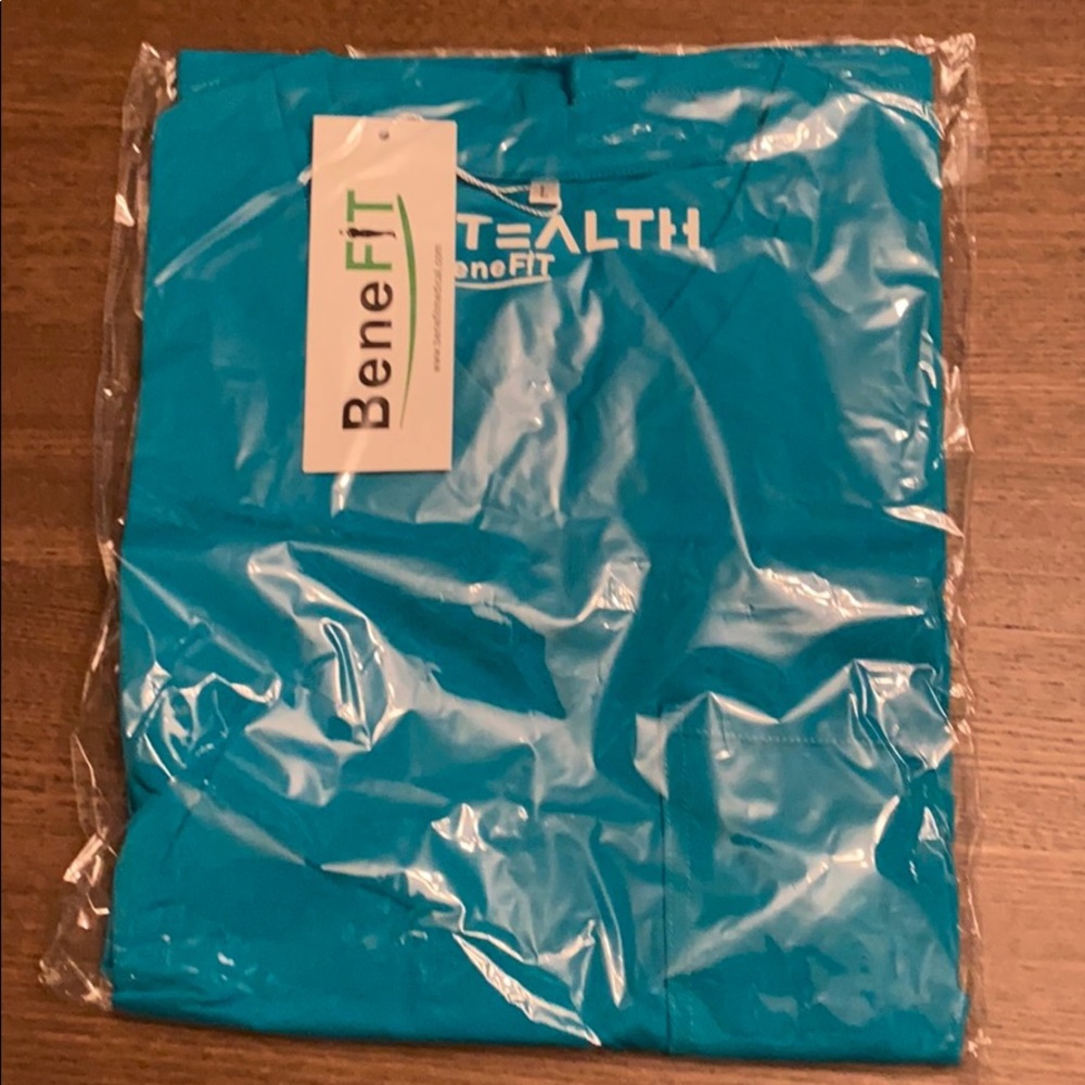 Unopened Men’s Benefit Stealth Set Large - Picture 3 of 3